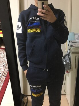 「adidas（アディダス）のアイテム（スウェット、ブラック系）」を使った、聖也さん（メンズ・171cm）の冬コーディネート