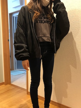 「GYDA（ジェイダ）のアイテム（MA-1）」を使った、おかちさん→→↗︎さん（レディース・157cm）の冬コーディネート