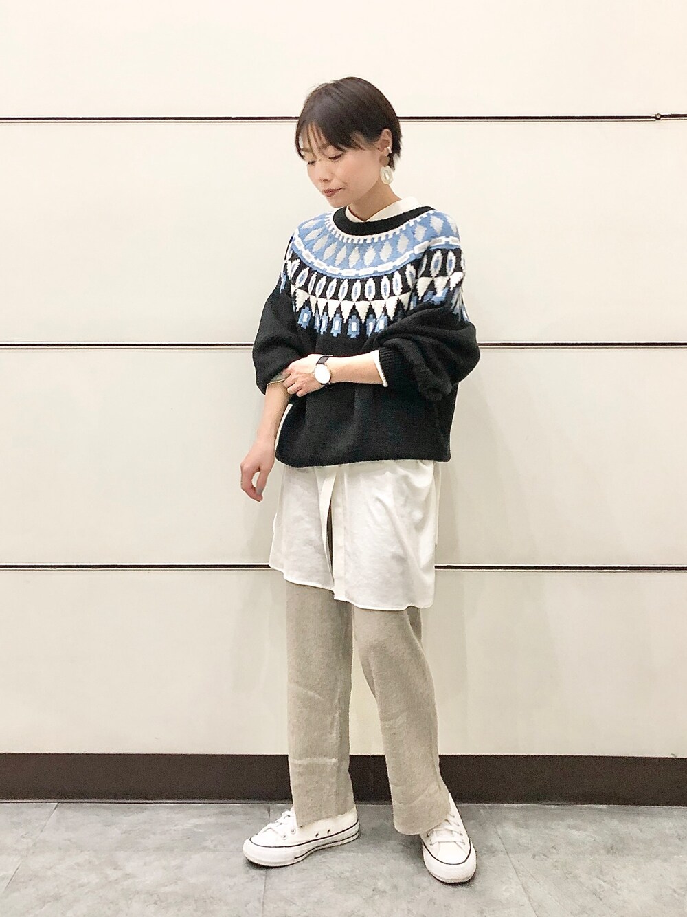 「スタッフセンバツ、フェアアイル、レイヤードスタイル、やっぱりストリートが好き、シャツスタイル、バンドカラー、ニットパンツ、コンバース、大人カジュアル、低身長」｜「LOWRYS FARMのフェアアイルプルオーバー　859438（ニット/セーター、ブラック系）」を使った、Akihooooo!さん（レディース・153cm）の秋コーディネートの1枚目の写真