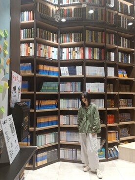 「盐系风格」｜「アイテム（チノパンツ）」を使った、fangcyさん（レディース・165cm）の秋コーディネート