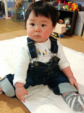 「babyGAP（babyGAP）の
（サロペット/オーバーオール、ブルー系）」を使った、てこまるさん（キッズ・70cm）の春コーディネート