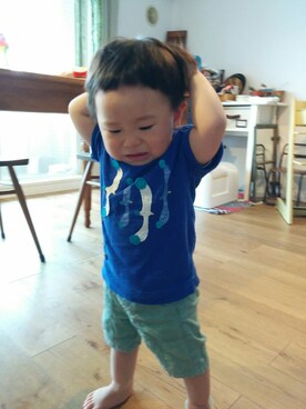 「RAGMART（ラグマート）のアイテム（Tシャツ/カットソー、ブルー系）」を使った、てこまるさん（キッズ・70cm）の夏コーディネート