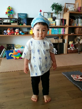 「韓国子供服のアイテム（Tシャツ/カットソー、ホワイト系）」を使った、てこまるさん（キッズ・70cm）の秋コーディネート