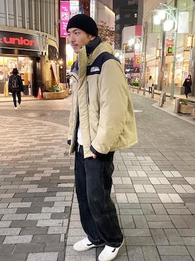 「アイテム（ダウンジャケット/コート、ベージュ系）」を使った、murasaki_officialさん（メンズ・174cm）の冬コーディネート