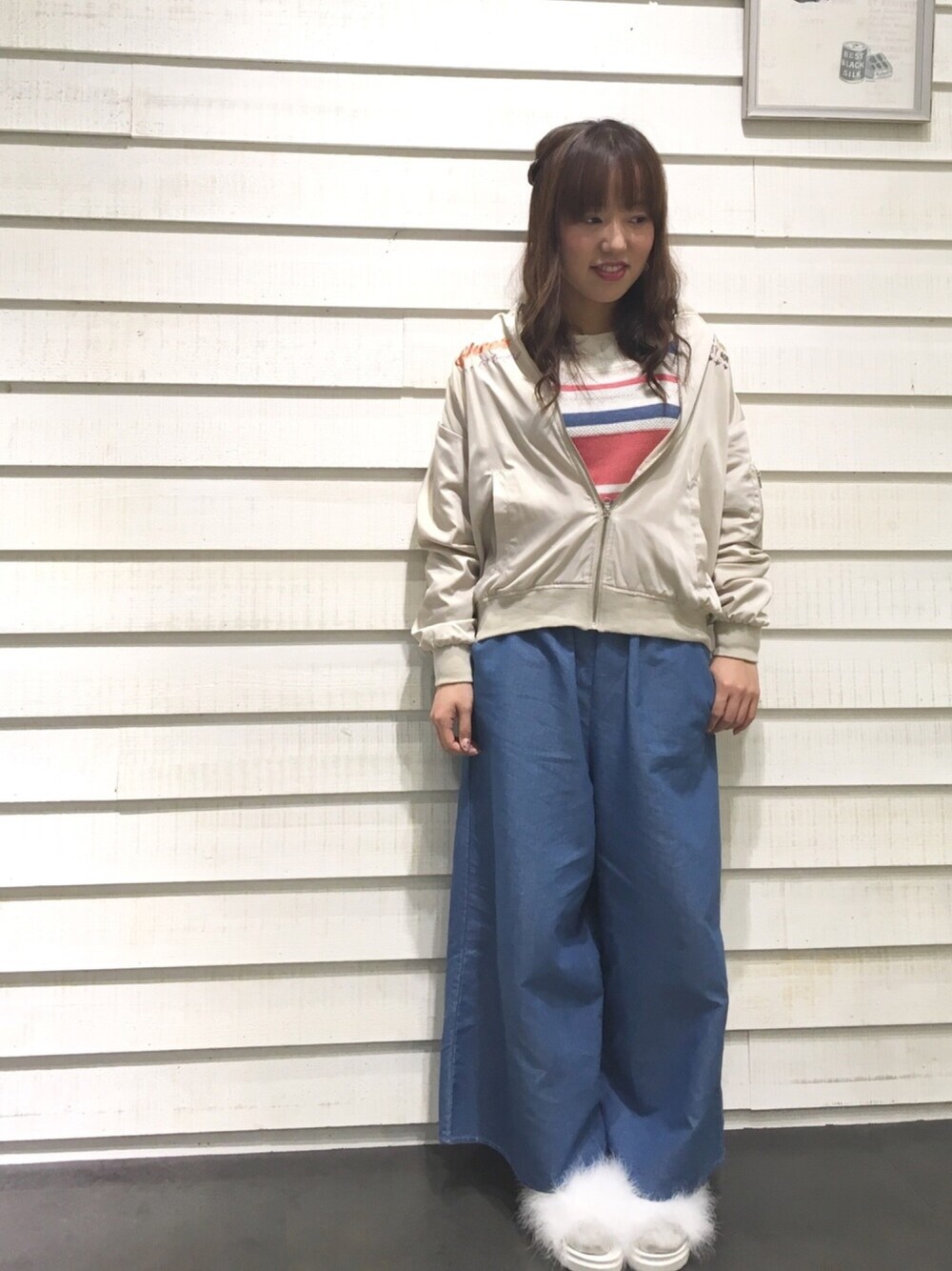 「AS KNOW AS PINKY、アズノゥアズピンキー、デニムパンツ、MA-1」｜「AS KNOW AS PINKYのアイテム（ブルゾン、ベージュ系）」を使った、mari＊さん（レディース・154cm）の冬コーディネートの1枚目の写真