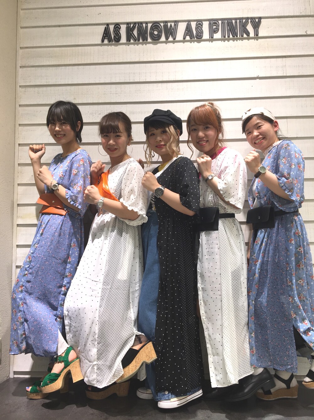 「AS KNOW AS PINKY、アズノゥアズピンキー、羽織り、ワンピース、花柄、ドット、サマーセール、くずはモール、お揃いコーデ」｜「まもなくサマーセール🌻スタート!!のアイテム（その他、ブルー系）」を使った、mari＊さん（レディース・154cm）の夏コーディネートの1枚目の写真