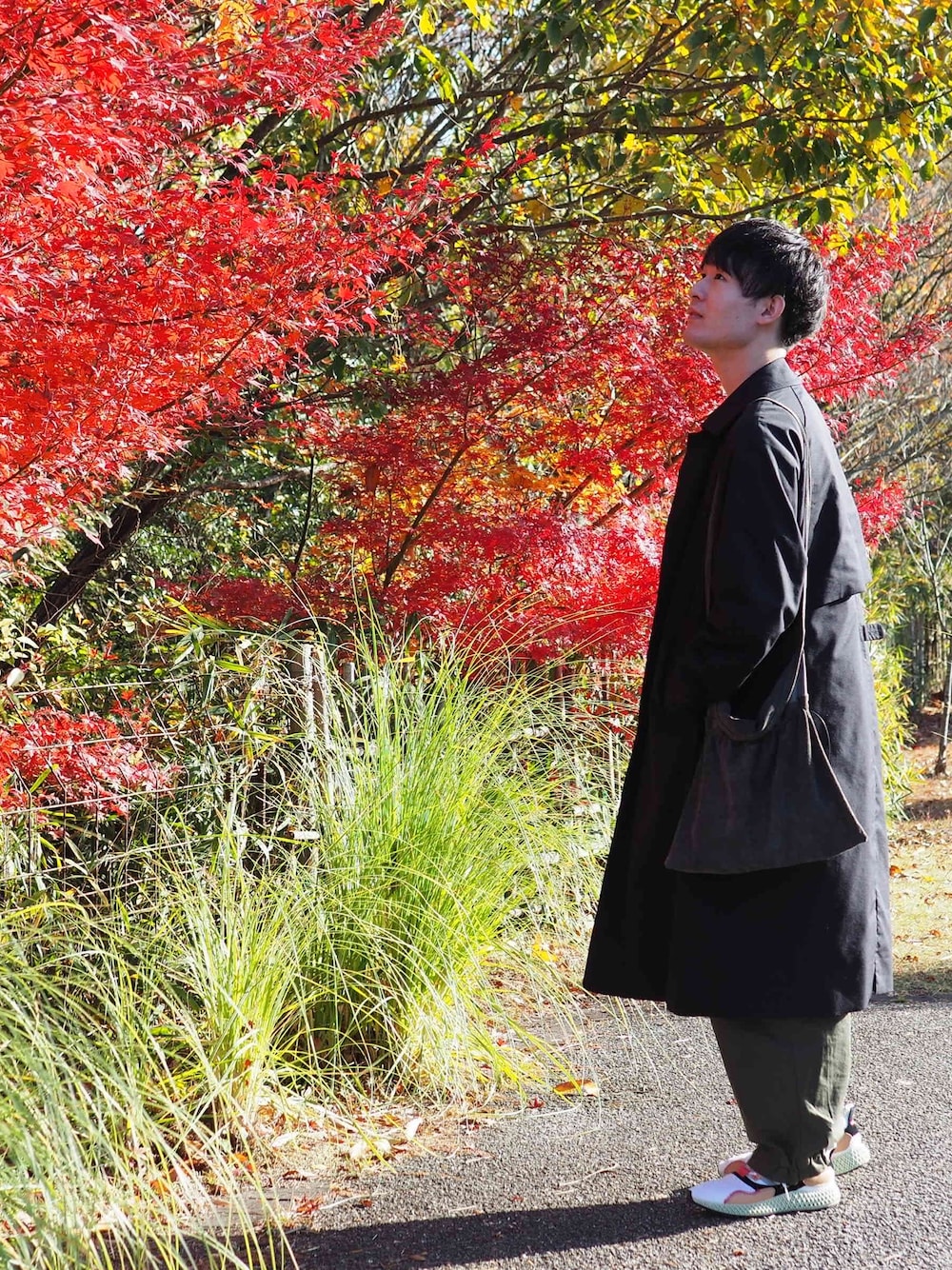 YAECAのステンカラーコート（ブラック系）を使った人気ファッション