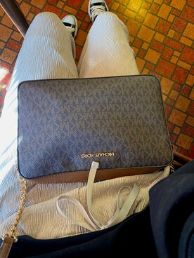 「MICHAEL KORS（マイケルコース）のアイテム（バッグ、ブラウン系）」を使った、ぴさん（レディース）の秋コーディネート