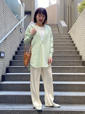 「クルーネックTシャツ」｜「アイテム（バレエシューズ）」を使った、西平さん（レディース・160cm）の冬コーディネート