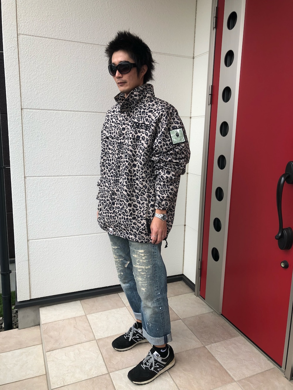 「ストリート服が好き、休日スタイル、オトナカジュアル、スニーカー、いいね、save、フォローお願いします🤑、ワイドデニム、おやじコーデ、ニューバランス、オトナカジュアルコーデ、スポーツミックス」｜「A BATHING APEのアイテム（ナイロンジャケット、その他）」を使った、norisora さん（メンズ・175cm）の秋コーディネートの1枚目の写真