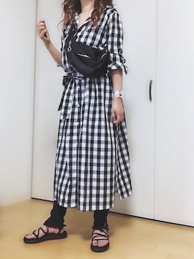 「スリットレギンス」｜「アイテム（アクセサリー）」を使った、めるもさん（レディース・158cm）の夏コーディネート