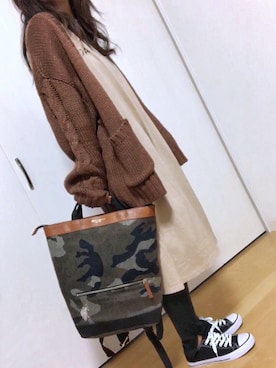 「ケーブルカーディガン」｜「アイテム（シャツワンピース）」を使った、めるもさん（レディース・158cm）の秋コーディネート