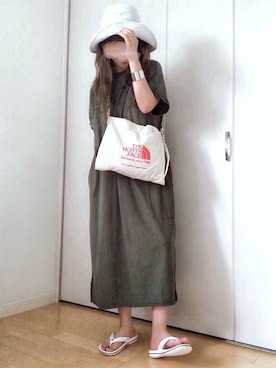 「QUEENHEAD（クイーンヘッド）のチャーム付きUVハット（ハット）」を使った、めるもさん（レディース・158cm）の夏コーディネート