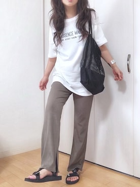 「リブスリットストレートパンツ」｜めるもさん（レディース・158cm）の夏コーディネート