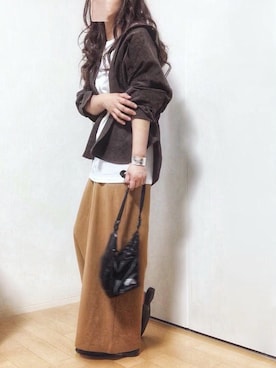 「petitcro（プティクロ）のpetitcro  ワイドバングル PCKB1901001（バングル/リストバンド）」を使った、めるもさん（レディース・158cm）の秋コーディネート