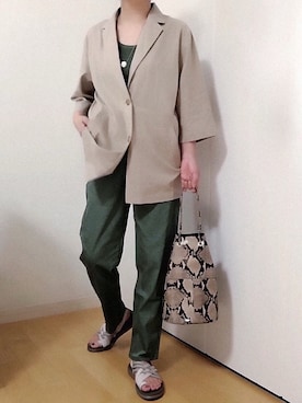 「パイソン柄」｜「アイテム（セットアップ）」を使った、めるもさん（レディース・158cm）の春コーディネート