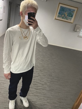「VERSACE（ヴェルサーチ）のアイテム（トップス）」を使った、横川観才さん（メンズ・171cm）の冬コーディネート