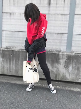 「CONVERSE（コンバース）のconverse コンバース ALL STAR 100 COLORS OX オールスター 100 カラーズ オックス 32861791 BLACK（スニーカー）」を使った、りえりさん（レディース・161cm）の冬コーディネート