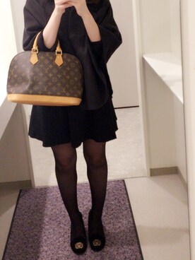 「ZARA（ザラ）のアイテム（スカート、ブラック系）」を使った、ゆりしゃん🐻さん（レディース）の冬コーディネート