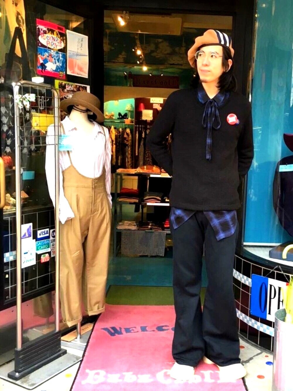 「90’s、FRUiTS、原宿フリースタイル、Tokyo bopper、as super sonic、original john」｜「AS SUPER SONICのアイテム（ニット/セーター、ブラック系）」を使った、ジャン･ピエール･渡部さん（メンズ・180cm）の春コーディネートの1枚目の写真
