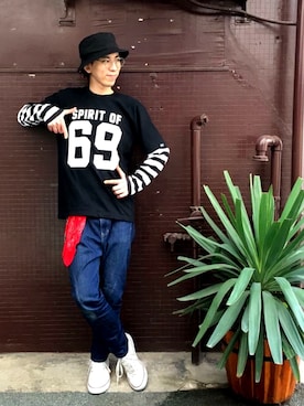 「bit blue（ビットブルー）のアイテム」を使った、ジャン･ピエール･渡部さん（メンズ・180cm）の春コーディネート