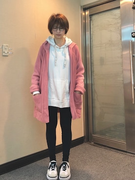 「Abercrombie&Fitch（アバークロンビーアンドフィッチ）のアイテム（パーカー）」を使った、jNさん（レディース・158cm）の冬コーディネート