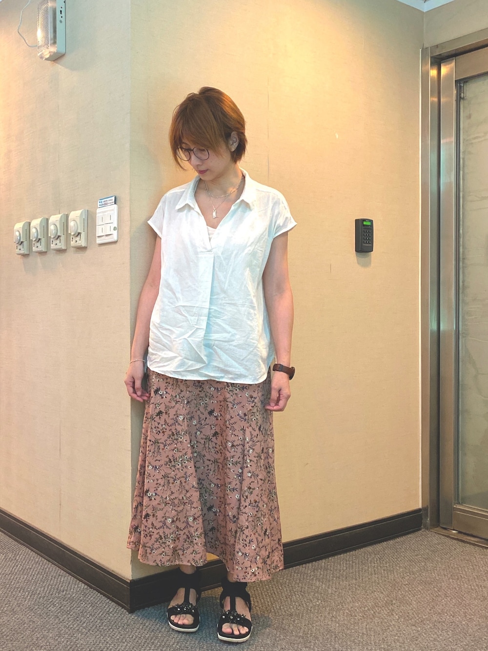 「Ditaのアイテム（シャツ/ブラウス、ホワイト系）」を使った、jNさん（レディース・158cm）の夏コーディネートの1枚目の写真