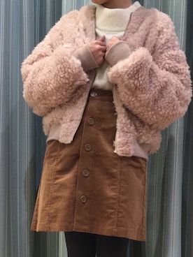 「earth music&ecology（アースミュージックアンドエコロジー）の・コーデュロイミニタイトスカート（スカート）」を使った、スエツギさん（レディース・145cm）の冬コーディネート