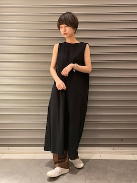 「ノースリーブ」｜「アイテム（ワンピース/ドレス、ブラック系）」を使った、のっちさん（レディース・161cm）の春コーディネート