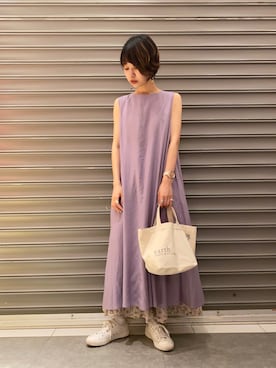 「earth music&ecology（アースミュージックアンドエコロジー）のアイテム（ワンピース）」を使った、のっちさん（レディース・162cm）の夏コーディネート
