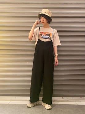 「earth music&ecology（アースミュージックアンドエコロジー）のアイテム（サロペット/オーバーオール、ブラック系）」を使った、のっちさん（レディース・162cm）の夏コーディネート