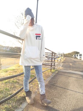 モダンファッションスタイル ベストfila パーカー レディース コーデ モダンファッションスタイル ベストfila パーカー レディース コーデ