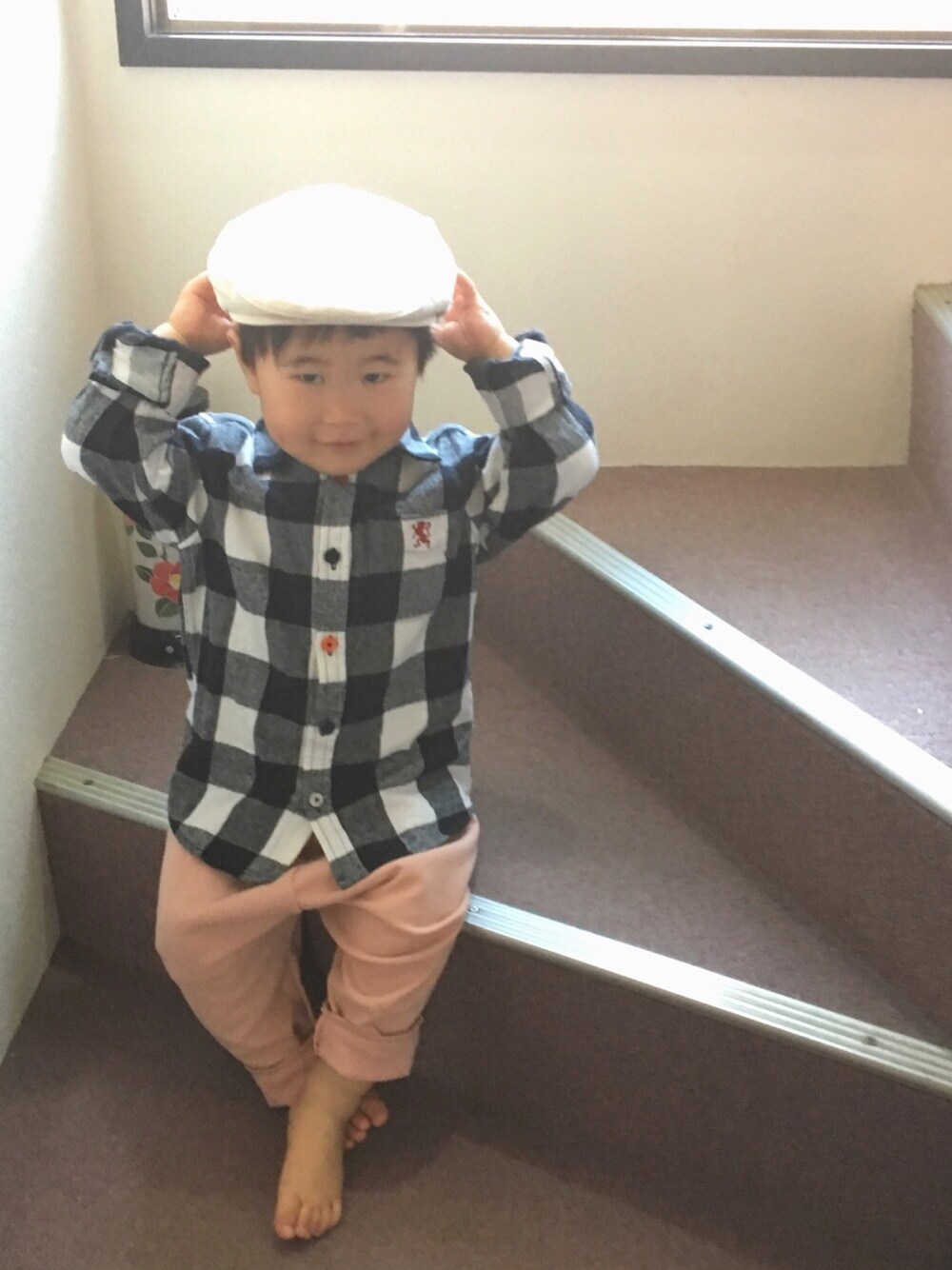 「春コーデ、男の子コーデ、チェックシャツ、ブロックチェック、ピンク×ブラック、ピンクパンツ、ハンチング、ピンクフェス4」｜「帽子なしのアイテム（ラッピングキット、その他）」を使った、SOU♡HINAさん（キッズ・80cm）の春コーディネートの1枚目の写真