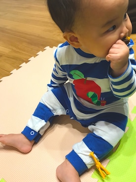 「ERIC CARLE（エリックカール）のアイテム」を使った、heyさん（キッズ・70cm）の秋コーディネート