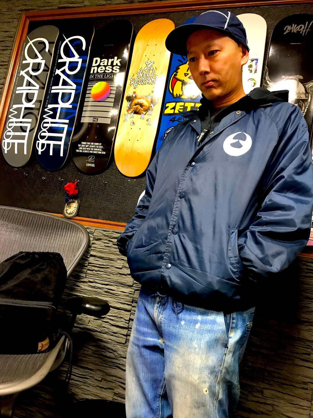 「シンプル、スケータースタイル、ストリートコーデ、おしゃれさんと繋がりたい、今日のコーデ、デニム」｜「DORCUSのアイテム（ナイロンジャケット、ブルー系）」を使った、TATSUYA"VENIX"NOGAMIさん（メンズ・166cm）の冬コーディネートの1枚目の写真