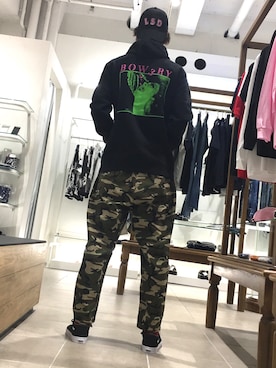 「DIM MAK（ディムマック）のアイテム」を使った、Junya  Awajiさん（メンズ・184cm）の春コーディネート