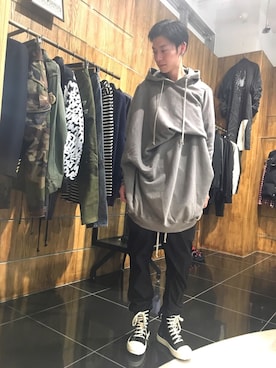 「DRKSHDW（ダークシャドウ）のアイテム（トップス）」を使った、Junya  Awajiさん（メンズ・184cm）の秋コーディネート