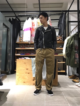「L.H.P（エルエイチピー）のアイテム（ライダースジャケット）」を使った、Junya  Awajiさん（メンズ・184cm）の秋コーディネート