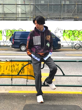 「DANKE SCHON（ダンケシェーン）のアイテム（パーカー）」を使った、Junya  Awajiさん（メンズ・184cm）の春コーディネート