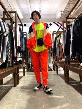 「KaneZ（ケインズ）のアイテム（Tシャツ/カットソー）」を使った、Junya  Awajiさん（メンズ・184cm）の春コーディネート