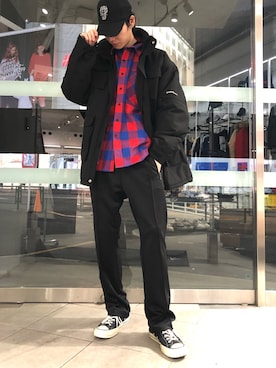 「WHITELAND（ホワイトランド）のアイテム（ミリタリージャケット）」を使った、Junya  Awajiさん（メンズ・184cm）の冬コーディネート