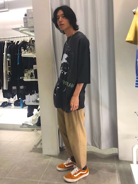 「WHITELAND（ホワイトランド）のWHITELAND/ホワイトランド/VAMPIRE BIG TEE(Tシャツ)（Tシャツ/カットソー、グレー系）」を使った、Junya  Awajiさん（メンズ・184cm）の夏コーディネート