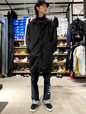 「WHITELAND BLACKBURN」｜「アイテム（ステンカラーコート）」を使った、Junya  Awajiさん（メンズ・184cm）の冬コーディネート