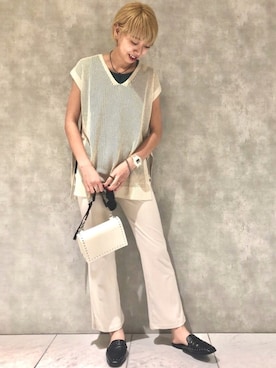 「グレージュ」｜「アイテム（スリッポン）」を使った、TAMUさん（レディース・172cm）の夏コーディネート