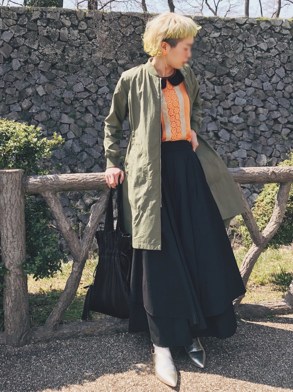 「ワイドパンツ、キュロット、網ソックス、バブーシュ、カジュアルコーデ、シンプルコーデ、大人カジュアル、春コーデ、パステルカラー、カーキ」｜「Ray BEAMSのRay BEAMS / リブカラー ジップ コート（その他アウター、グリーン系）」を使った、꧁ばら꧂🖇さん（レディース・164cm）の春コーディネートの1枚目の写真