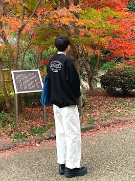 「MAHAGRID（マハグリッド）の▽mahagrid/マハグリッド 【ユニセックスアイテム】OVAL LOGO SWEATSHIRT　<韓国BR>（スウェット、ブラック系）」を使った、きゃむさん（メンズ・172cm）の秋コーディネート