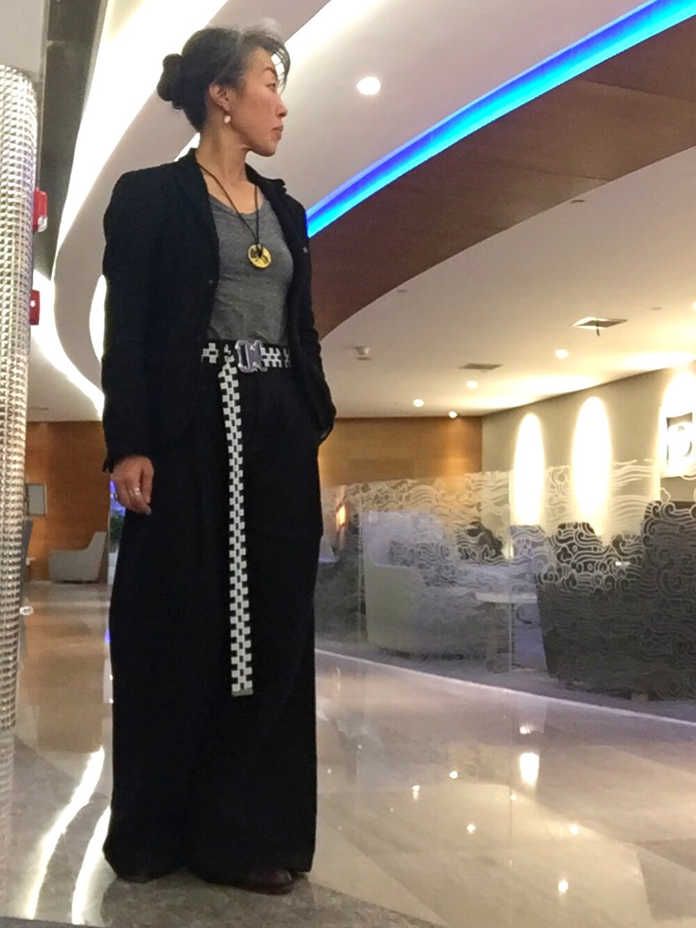 「ISABEL MARANT、MYNE、MYneデニム」｜「MYneの【MYne】ＥＤＷＩＮ×ＭＹｎｅデニムワイドパンツ/EDWIN DENIM（デニムパンツ、ブラック系）」を使った、Jules Takagishiさん（レディース・164cm）の冬コーディネートの1枚目の写真