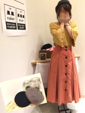 「アイテム（スカート、オレンジ系）」を使った、14+ イオンSENRITO専門館店 スタッフさん（レディース・159cm）の秋コーディネート