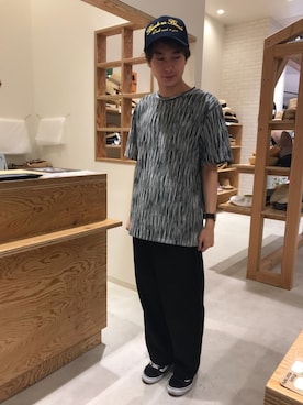 「SENSEOFPLACE」｜「アイテム（帽子）」を使った、14+ イオンSENRITO専門館店 スタッフさん（メンズ・169cm）の春コーディネート