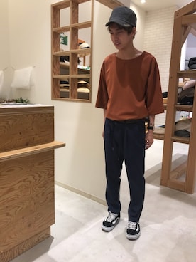 「ワークキャップ」｜「アイテム（スラックス）」を使った、14+ イオンSENRITO専門館店 スタッフさん（メンズ・169cm）の春コーディネート